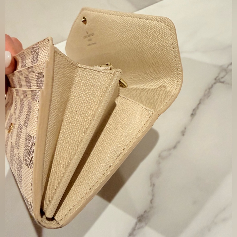 Louis Vuitton Damier Azur Sarah Wallet - Picture 6 of 16